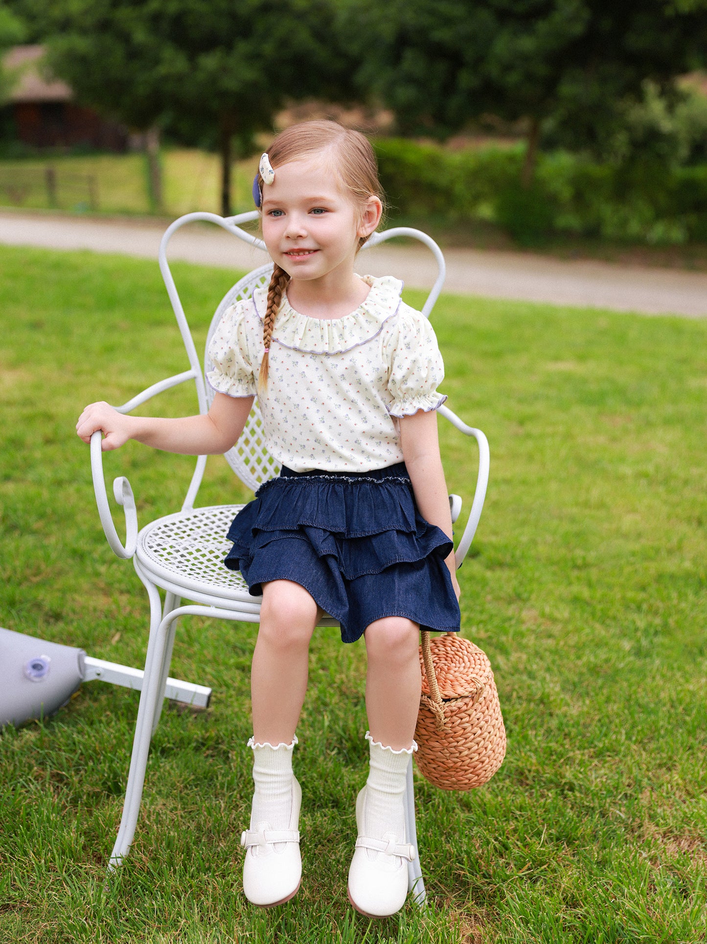 Cute Girls' Short-Sleeved Blouse with Floral Prints