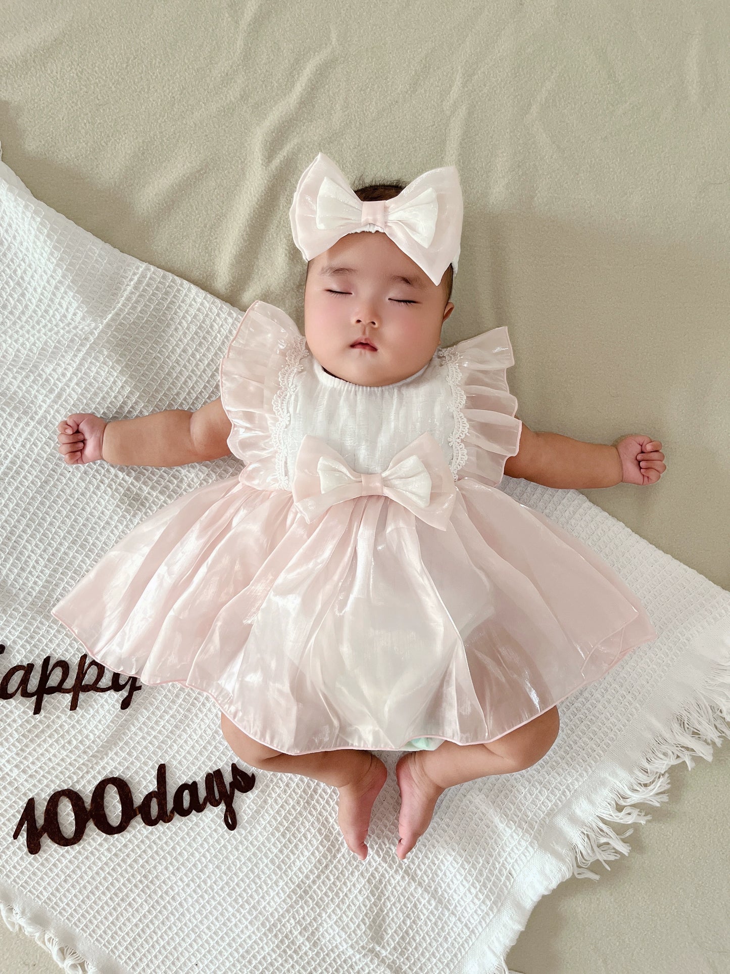 Amazing Baby princess dress   luxuriously tailored